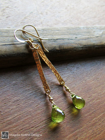 WHOLESALE - The Hammered Gold Bar And Peridot Drop Earrings