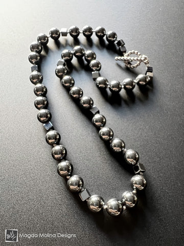 Elegant Hematite Choker Necklace