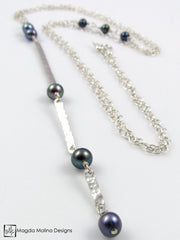 The Long Hammered Silver Bar And Midnight Blue Pearls Chain Necklace